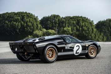 This is Shelby and Superformance’s continuation GT40