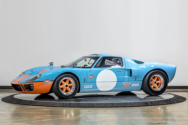 Superformance Rebuilds History With Original Specification 1969 GT40s –  GTPlanet